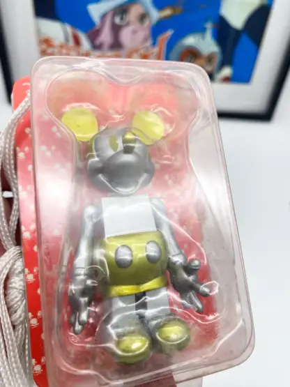 DHYP Kubrick Future Mickey Gold by Hajime Sorayama - medicom toy 2003 – Image 4