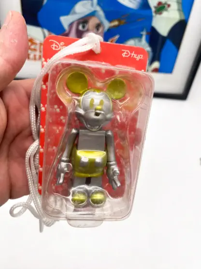DHYP Kubrick Future Mickey Gold by Hajime Sorayama - medicom toy 2003 – Image 2