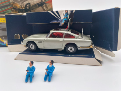 James Bond Aston Martin - Corgi 271 - 1977