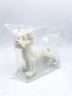 FR 🇫🇷 KAWS x Neighborhood  ZOOTH white version (2007). 🦷🦴
Cette collaboration légendaire entre @KAWS et le label japonais Neighborhood @neighborhood_official (NBHD) est un pur morceau d’histoire du street art. Sorti via OriginalFake il y a près de 20 ans, ce modèle est scellé dans son emballage d’origine. 💎
Rare de le voir dans cet état « deadstock » !

📩 Contactez-moi en DM pour plus d’informations ou pour toute demande.

EN 🇺🇸 Archive grail unearthed: The KAWS x Neighborhood “ZOOTH white version” (2007). 🦷🦴
This legendary collab between KAWS and Japanese heavyweight Neighborhood (NBHD) is a true piece of street culture history. Released via OriginalFake nearly two decades ago, this clean all-white version is still preserved in its original sealed bag. 💎
deadstock condition is a rare sight!

📩 DM for more information or serious inquiries. Worldwide shipping - crypto ready payment

#KAWS #Neighborhood #NBHD #OriginalFake #KAWSZooth StreetArtCollector VinylToys ArtToy MedicomToy Grail ArchiveFashion HypebeastArt KAWSArchive Collectible JapaneseStreetwear fabuleusecaverne  zooth