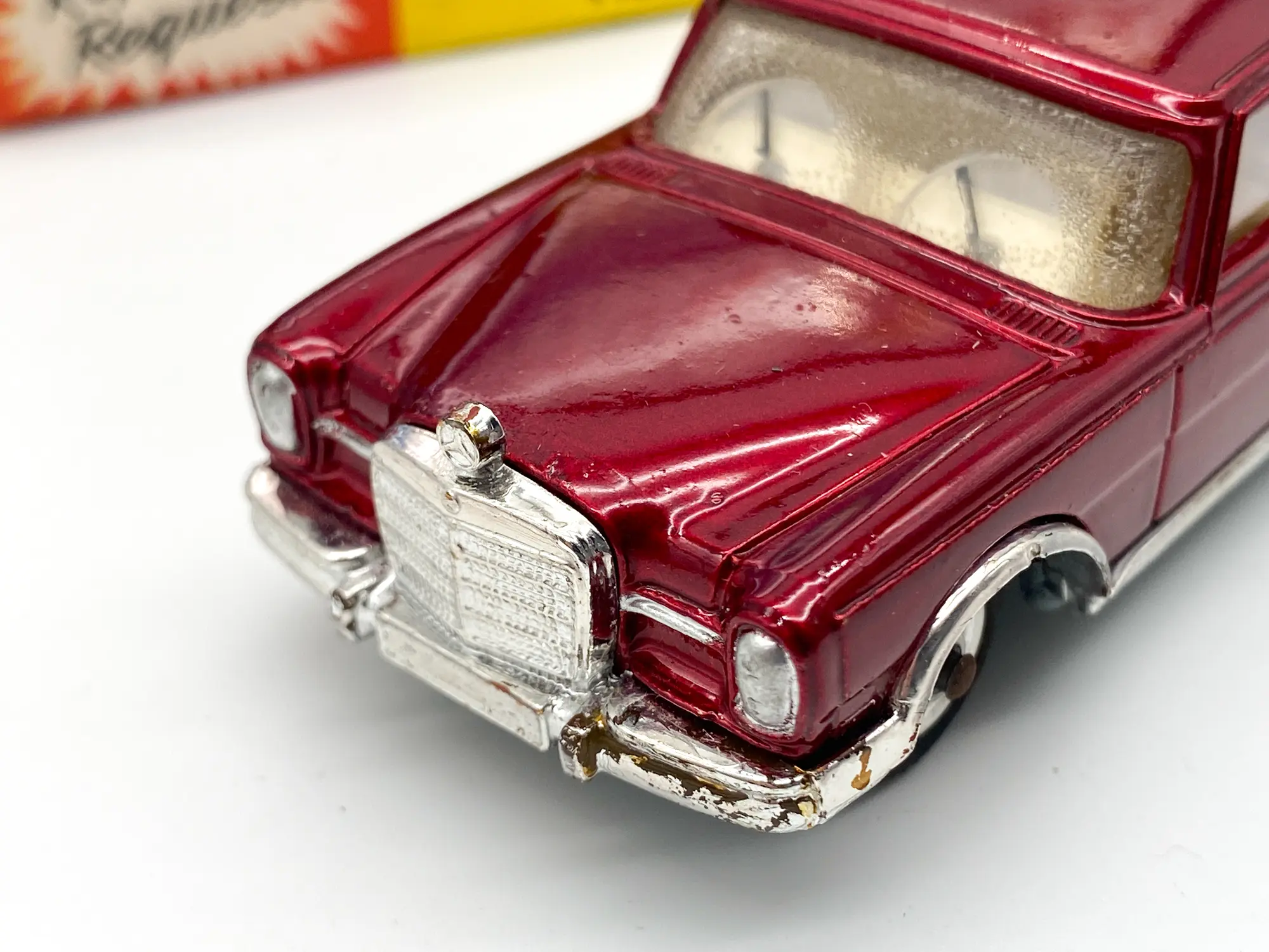 Corgi Toys 247 - Mercedes Benz 600 Pullman MIB 1964 – Image 2