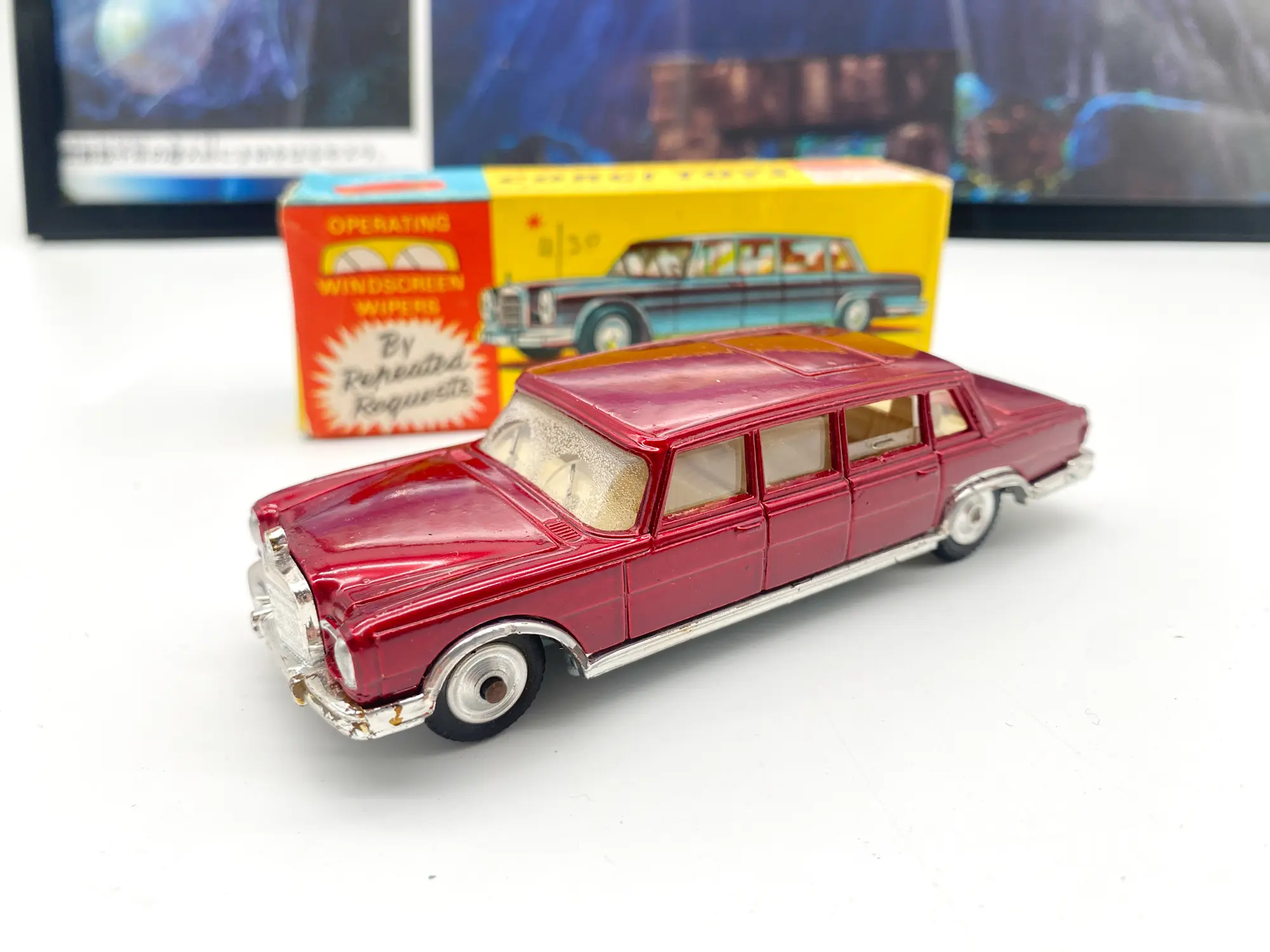 Corgi Toys 247 - Mercedes Benz 600 Pullman MIB 1964