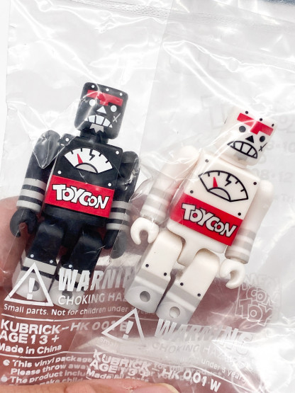 Kubrick ToyCon 2001 set of two sealed new Medicom Toy