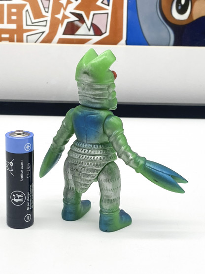 Baltan Bandai Soul of Bullmark Kaiju Sofubi 3" Mini Figure Ultraman – Image 5