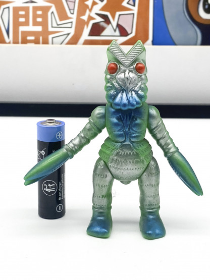 Baltan Bandai Soul of Bullmark Kaiju Sofubi 3" Mini Figure Ultraman – Image 2