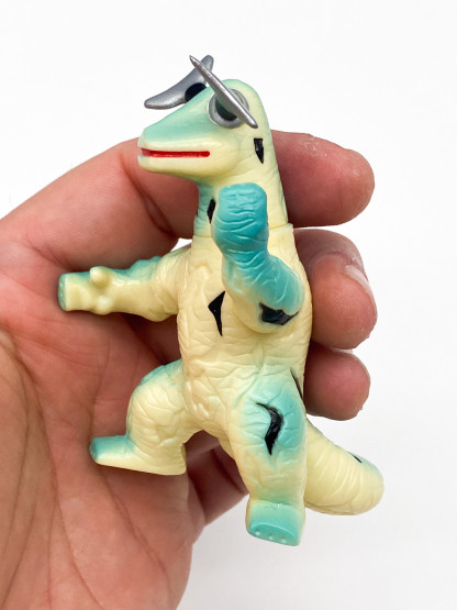 ELEKING Bandai Soul of Bullmark Kaiju Sofubi 3" Mini Figure Ultraman – Image 5