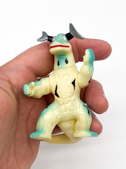 ELEKING Bandai Soul of Bullmark Kaiju Sofubi 3" Mini Figure Ultraman – Image 4