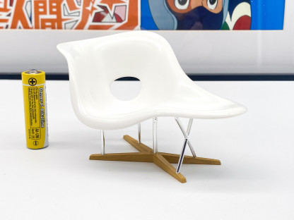 Eames La Chaise REAC Japan Design Interior Collection Vol.4 – Image 2