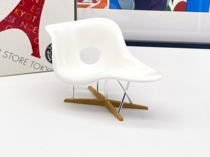 Eames La Chaise REAC Japan Design Interior Collection Vol.4 – Image 9