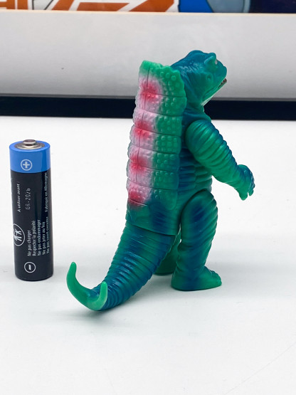 KEMULAR Bandai Soul of Bullmark Kaiju Sofubi 3" Mini Figure Ultraman – Image 4