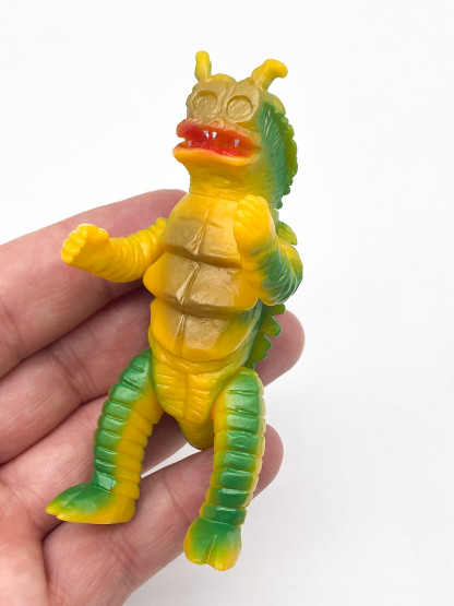 KIYLA Bandai Soul of Bullmark Kaiju Sofubi 3" Mini Figure Ultraman – Image 5