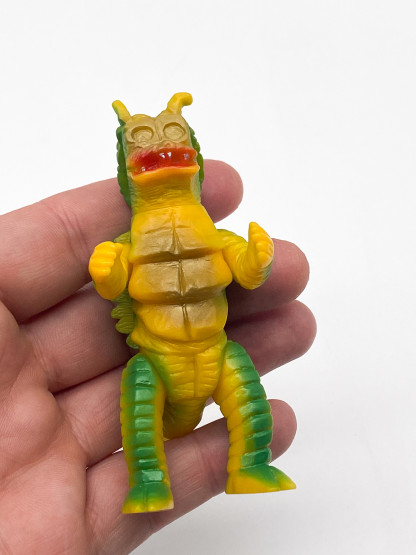 KIYLA Bandai Soul of Bullmark Kaiju Sofubi 3" Mini Figure Ultraman – Image 3