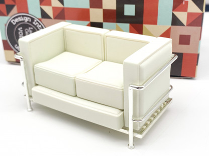 Le Corbusier LC2 Sofa REAC Japan Miniature designer chair – Image 4