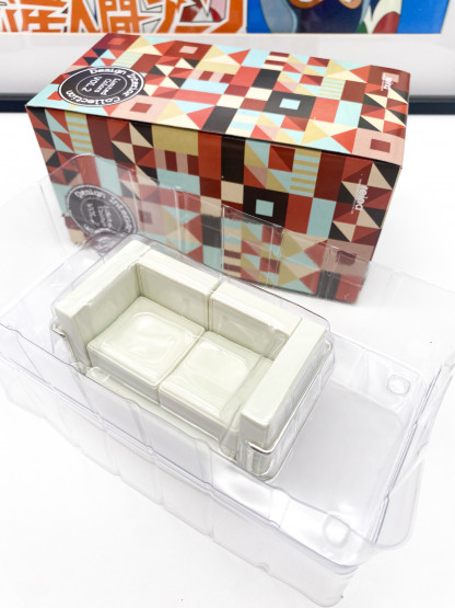 Le Corbusier LC2 Sofa REAC Japan Miniature designer chair – Image 2