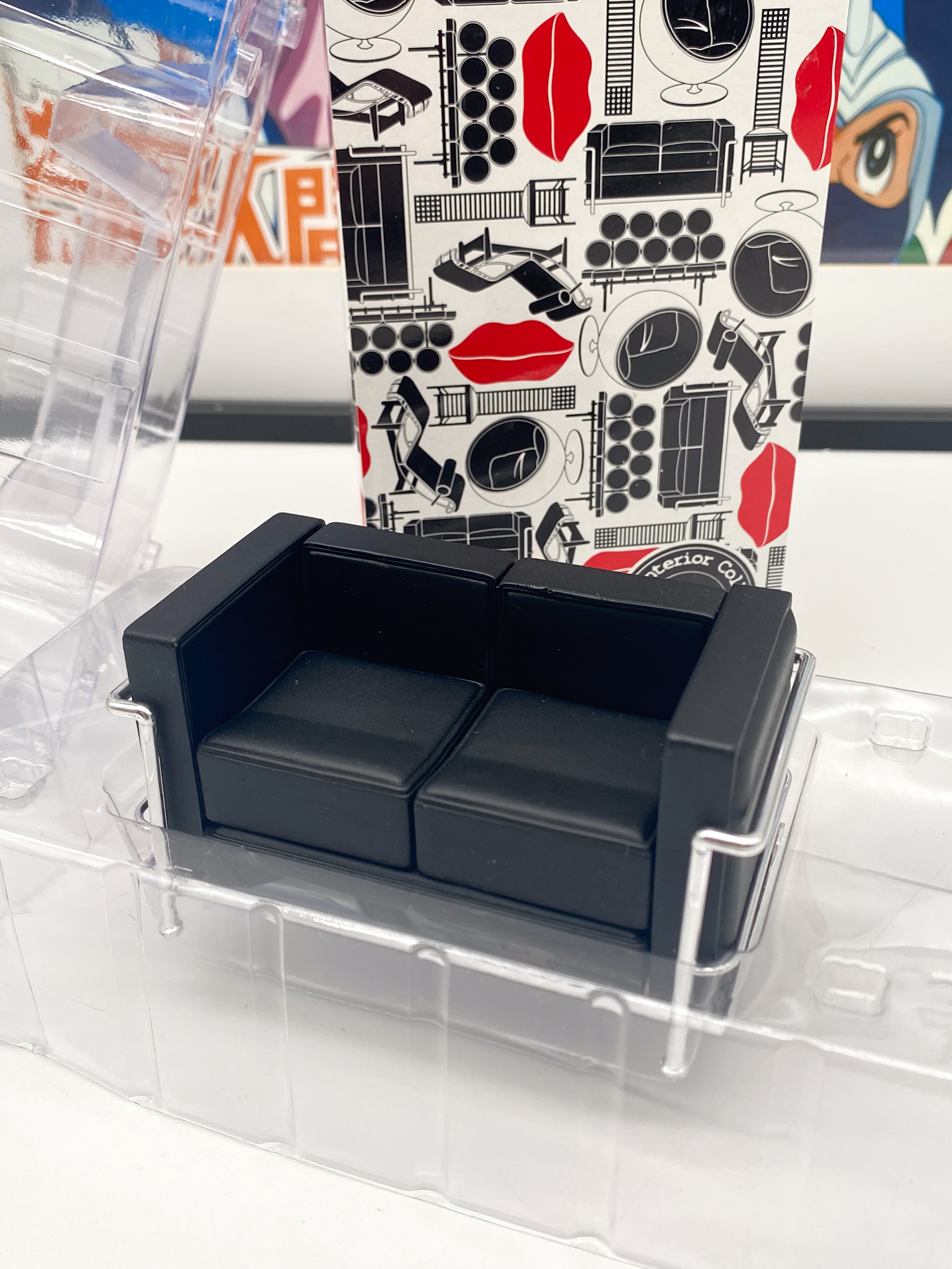 Miniature LC2 Sofa Le Corbusier REAC