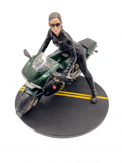 Matrix TRINITY with Ducati resin-statue 1:6 scale ltd 1500 Gentle Giant 2003 – Image 4