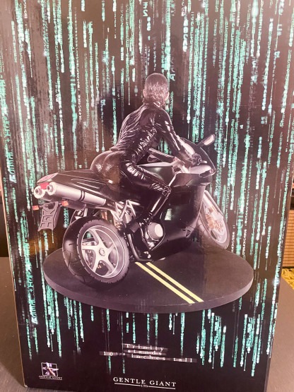 Matrix TRINITY with Ducati resin-statue 1:6 scale ltd 1500 Gentle Giant 2003 – Image 19