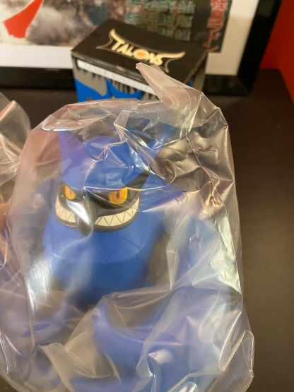 Headlock Studio 2004 Touma Talons Spanky Blue Ver 8" Vinyl Figure – Image 4