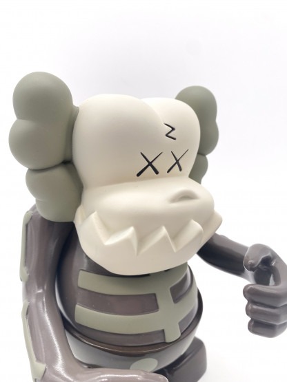 KAWS x Bounty Hunter Skull Kun Brown SukaruKun 2006 – Image 9