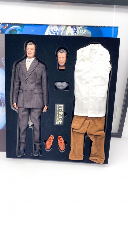 Figurine Fringe Walter Bishop - DID 2018 MIB – Image 6