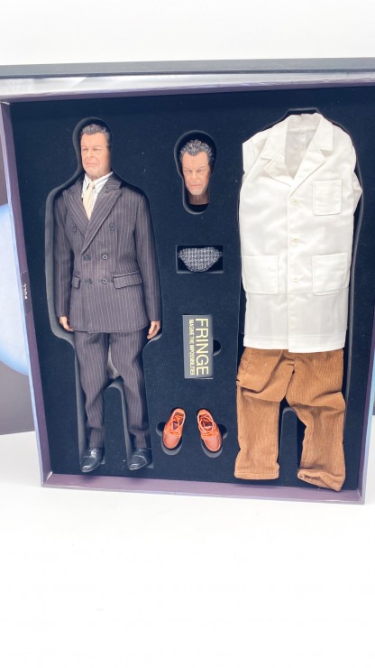 Figurine Fringe Walter Bishop - DID 2018 MIB – Image 3