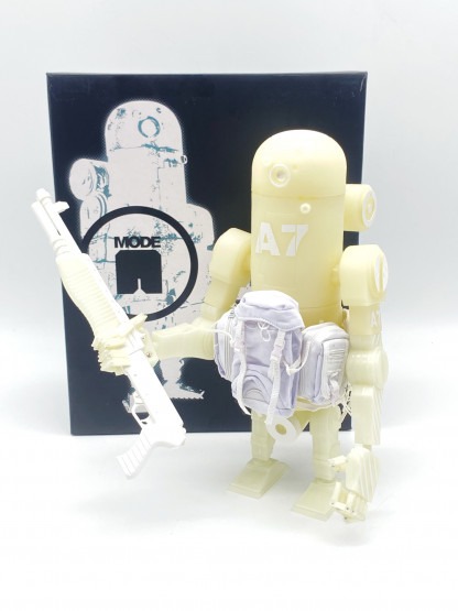 WWRp Bertie Recon MK3 GID ThreeA 3A Toys 2012 Ashley Wood – Image 5