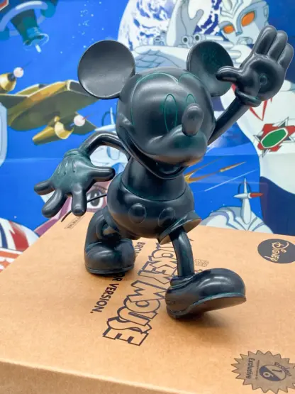 Mickey Mouse Bronze Color Medicom Toy Vinyl Collectible Dolls 2009 MIB – Image 5