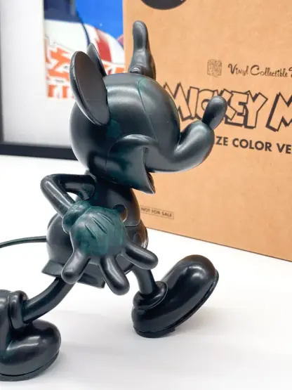 Mickey Mouse Bronze Color Medicom Toy Vinyl Collectible Dolls 2009 MIB – Image 4