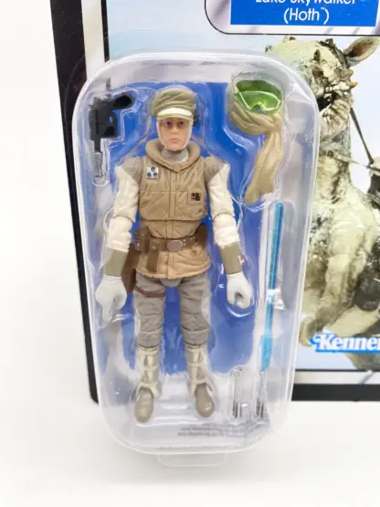 Star Wars The Vintage Collection Luke Skywalker Hoth MOC VC95 – Image 2