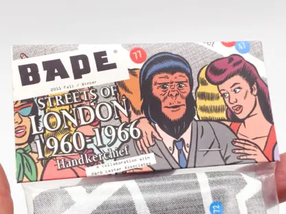 BAPE A Bathing Ape Streets of London 1960-1966 Mouchoir 2011 FW Herb Lester Neuf – Image 4