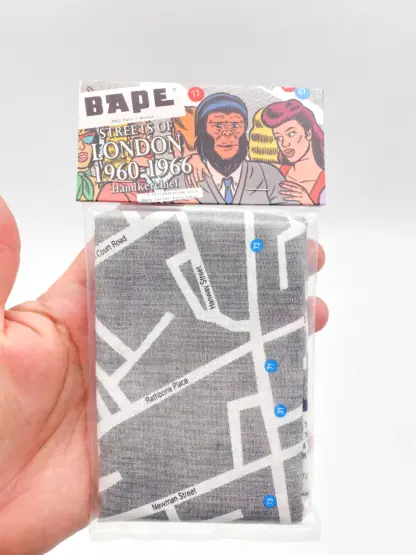 BAPE A Bathing Ape Streets of London 1960-1966 Mouchoir 2011 FW Herb Lester Neuf – Image 5