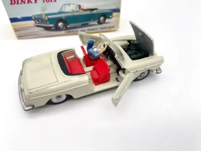 Dinky Toys 528 Peugeot 404 Cabriolet Pininfarina – Avec boîte d’origine 1965 – Image 6