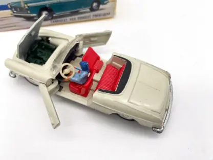 Dinky Toys 528 Peugeot 404 Cabriolet Pininfarina – Avec boîte d’origine 1965 – Image 7