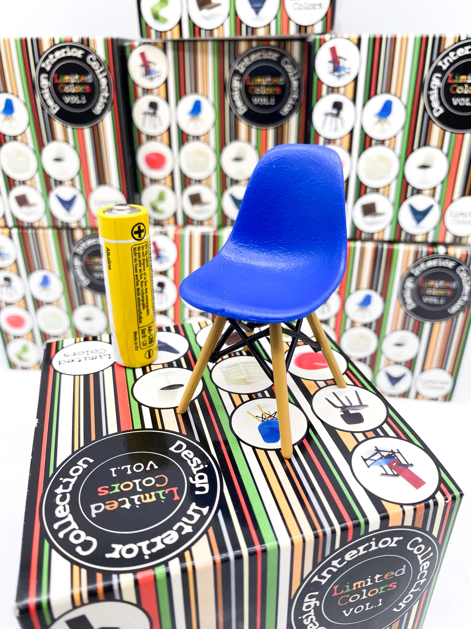 Miniature Eames DSW REAC – Design Interior Collection Limited Colors Vol.1 – Échelle 1/12 MIB – Image 6