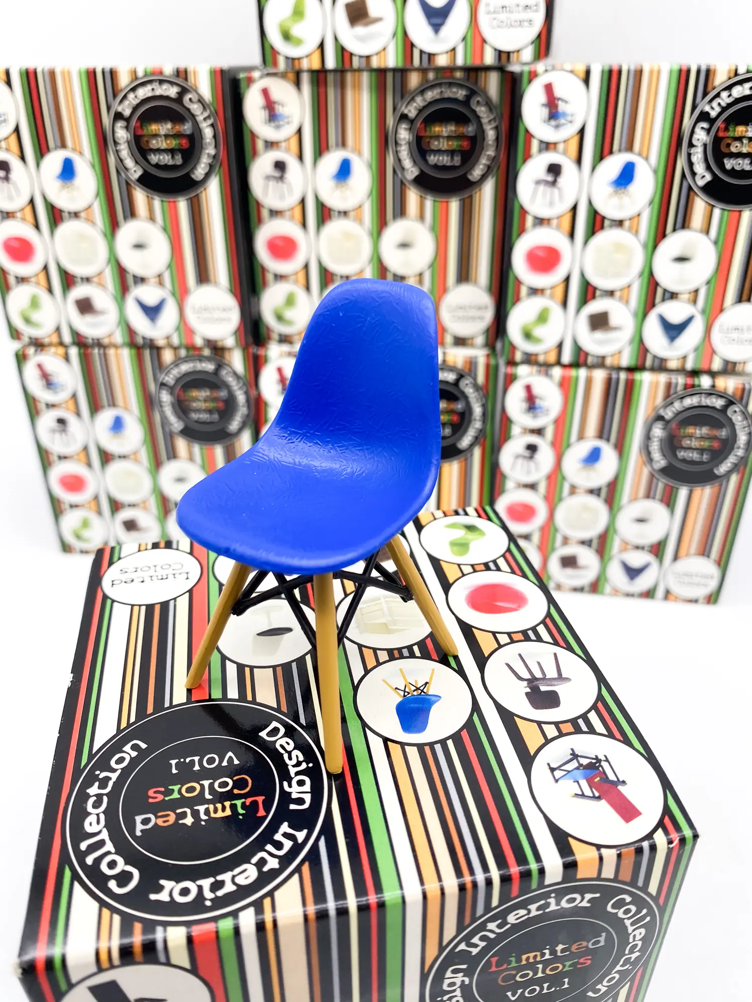 Miniature Eames DSW REAC – Design Interior Collection Limited Colors Vol.1 – Échelle 1/12 MIB – Image 5