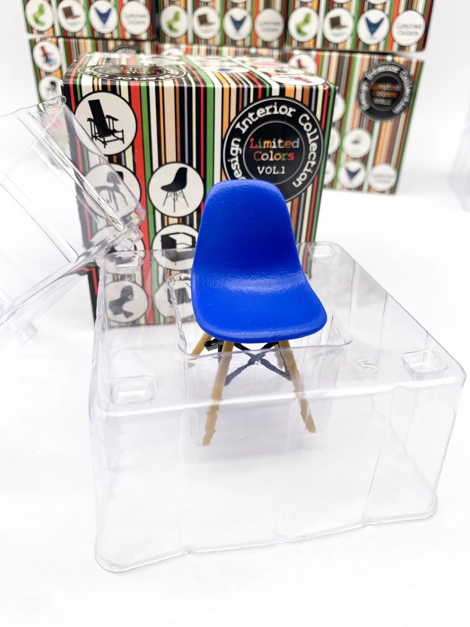 Miniature Eames DSW REAC – Design Interior Collection Limited Colors Vol.1 – Échelle 1/12 MIB – Image 4