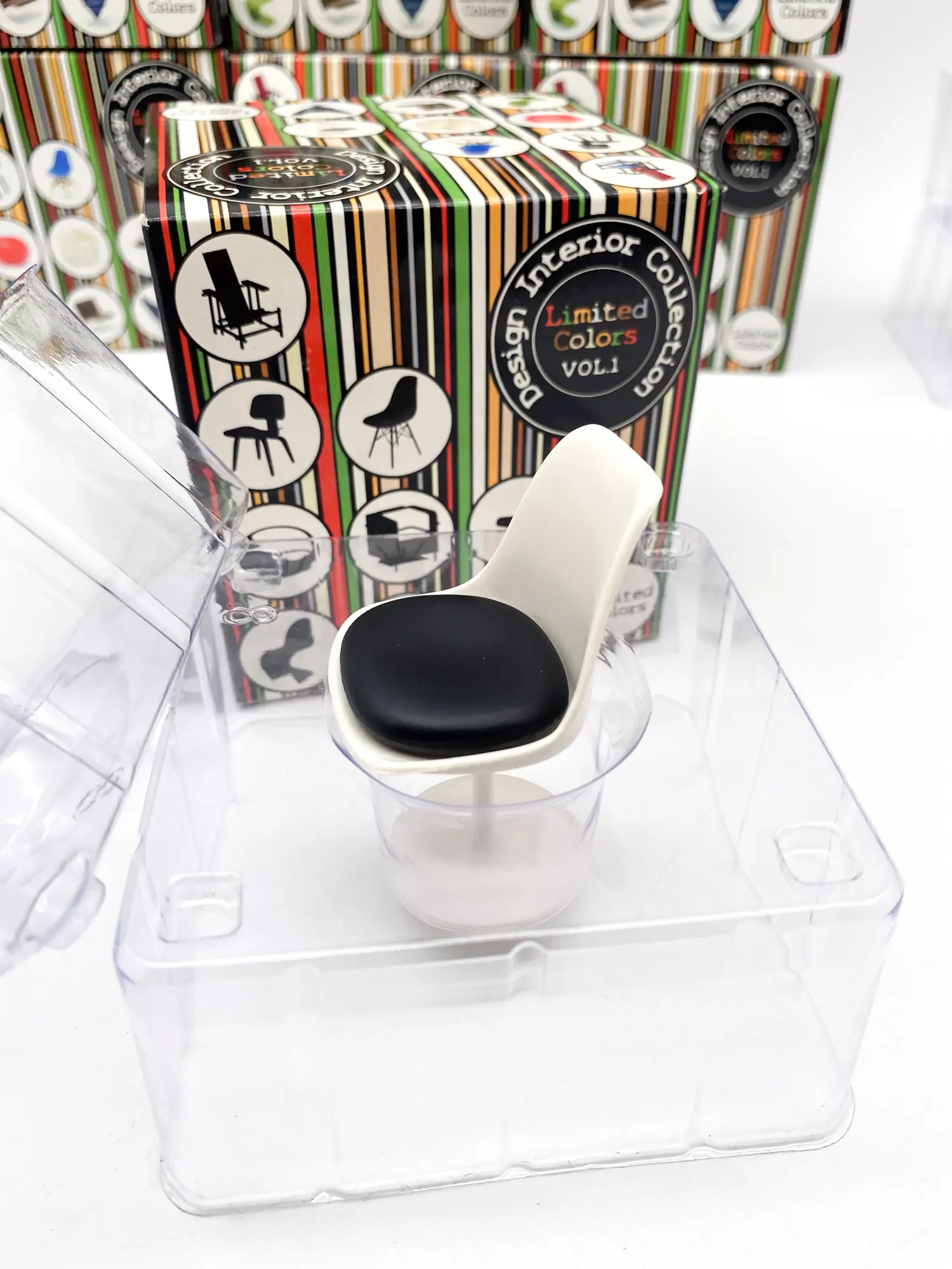 Miniature Tulip Chair REAC – Design Interior Collection Limited Colors Vol.1 – Échelle 1/12 MIB – Image 3