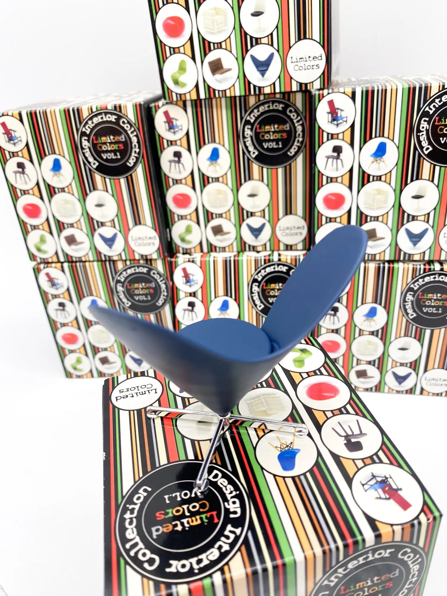 Miniature heart cone chair Verner Panton REAC – Design Interior Collection Limited Colors Vol.1 – Échelle 1/12 MIB – Image 4