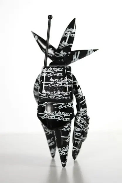 Pointman Futura 2000 x Marc Jacobs FL-001 vinyl sculpture – Image 4