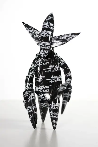 Pointman Futura 2000 x Marc Jacobs FL-001 vinyl sculpture – Image 5