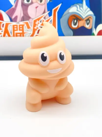 Unchi-Kun [Squat Beige] Sofubi squeaky doll | Poop man soft vinyl Mr Caca