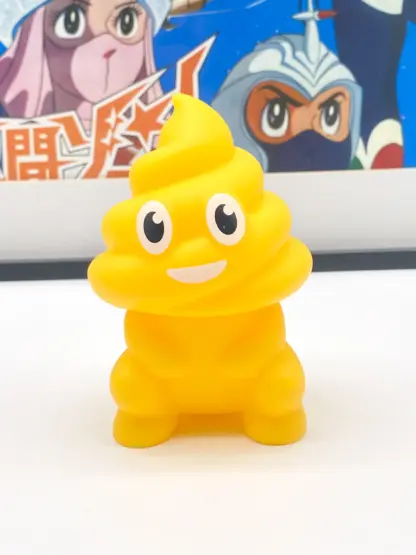 Unchi-Kun [Squat Yellow] Sofubi squeaky doll | Poop man soft vinyl Mr Caca – Image 5