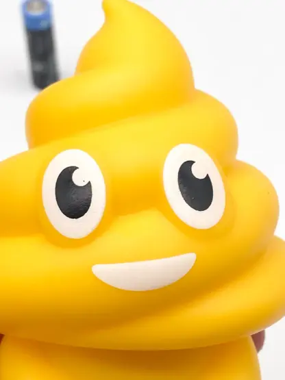 Unchi-Kun [Squat Yellow] Sofubi squeaky doll | Poop man soft vinyl Mr Caca – Image 3