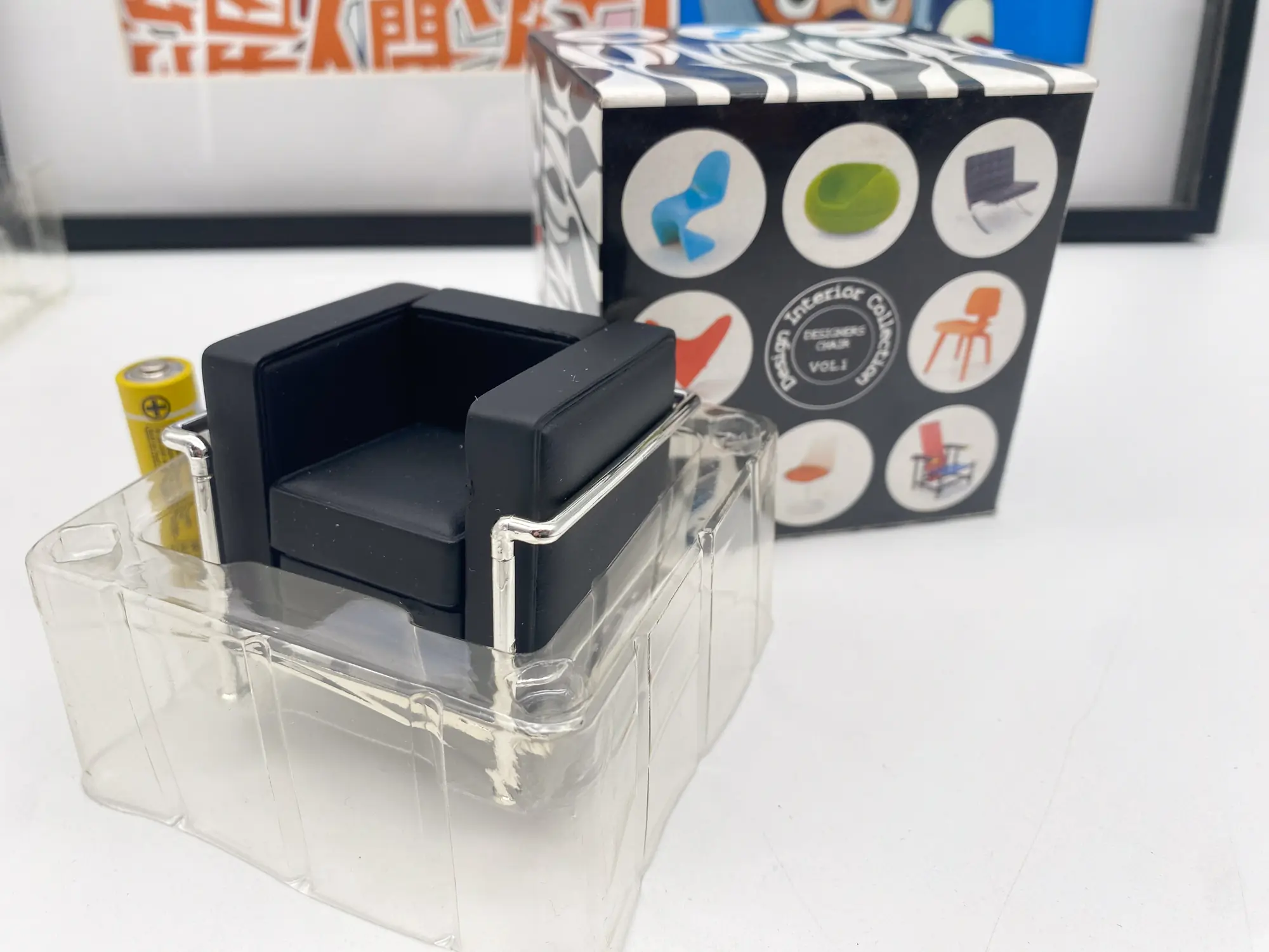 Miniature LC2 armchair Le Corbusier REAC – Design Interior Collection Limited Colors Vol.1 – Échelle 1/12 MIB – Image 6