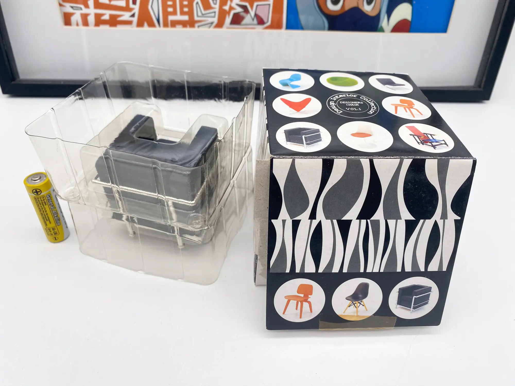 Miniature LC2 armchair Le Corbusier REAC – Design Interior Collection Limited Colors Vol.1 – Échelle 1/12 MIB – Image 5