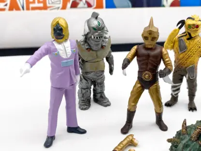 Spectreman trading figures Yujin sr
