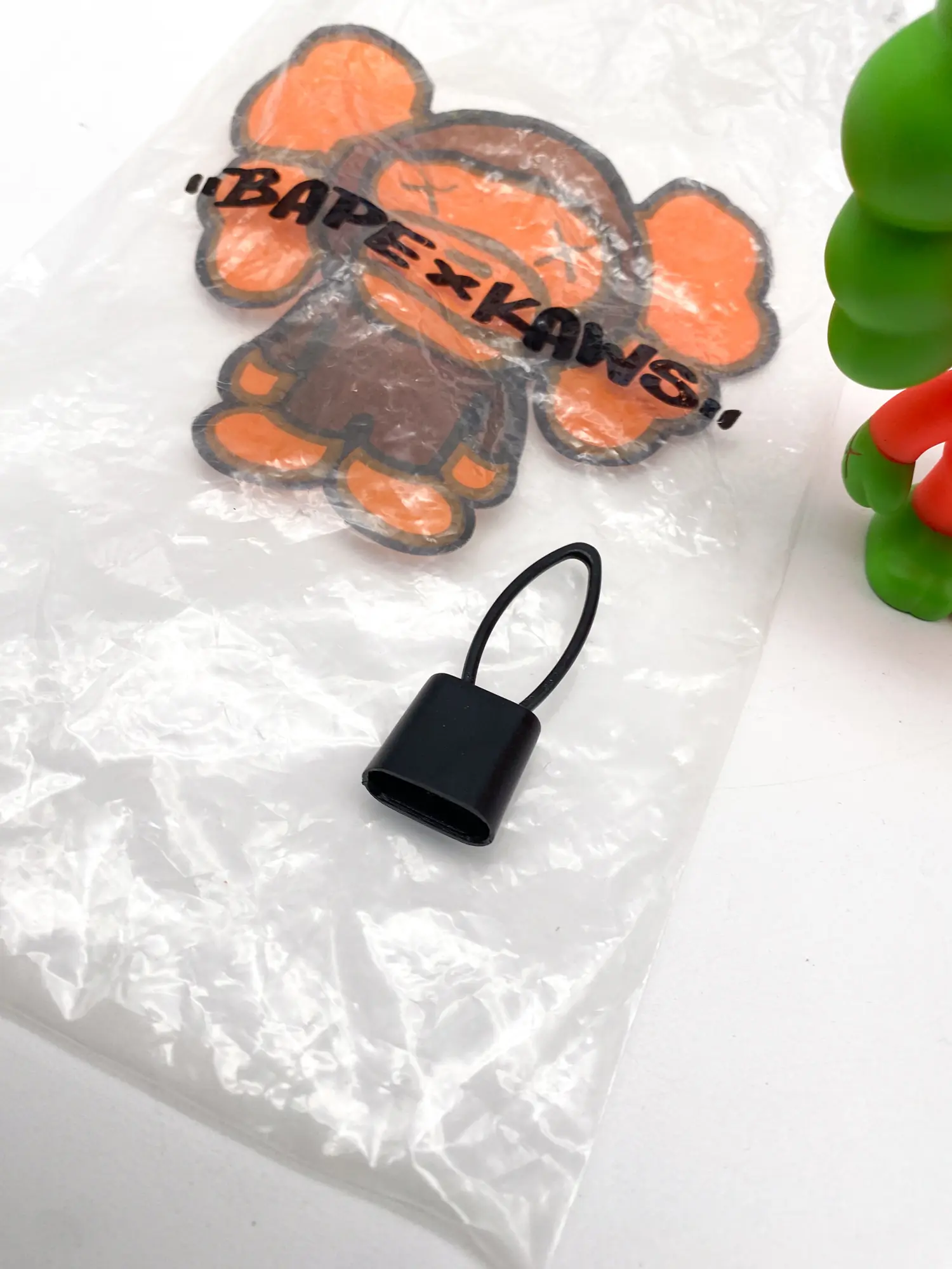 Kaws Baby Milo BAPE (pink-green) - A Bathing Ape 2005 MIB – Image 8