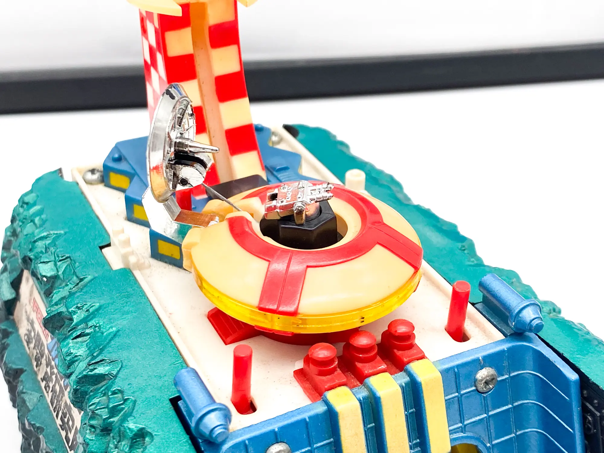 Base Goldorak - Research center PA-63 Popy 1977 - UFO Robo Grendizer