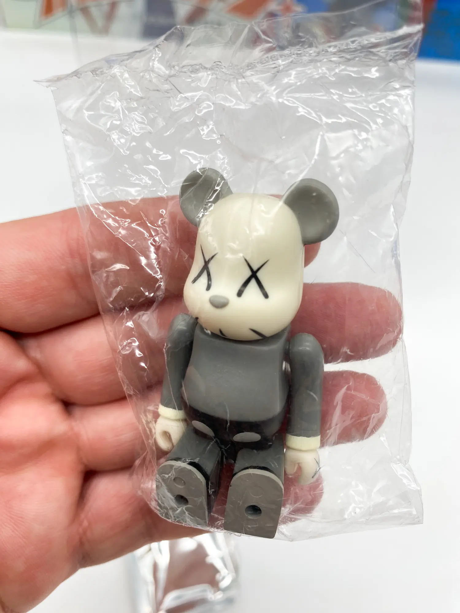KAWS Bearbrick series 4 ARTIST - Be@rbrick Medicom Toy 2002