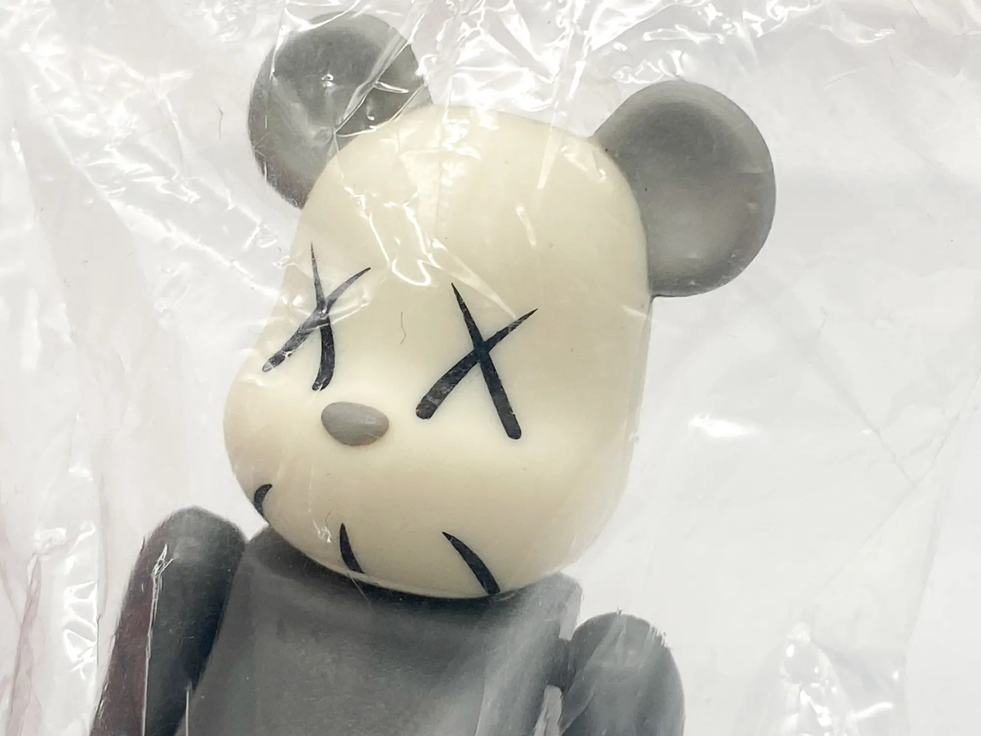 KAWS Bearbrick series 4 ARTIST - Be@rbrick Medicom Toy 2002